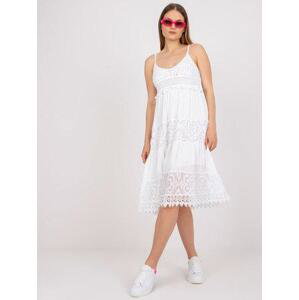 Fashionhunters Ležérní bílé šaty na ramínka OCH BELLA Velikost: M