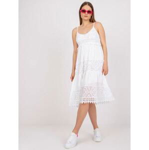 Fashionhunters Ležérní bílé šaty na ramínka OCH BELLA Velikost: M