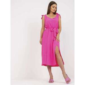 Fashionhunters Růžové midi šaty s rozparkem RUE PARIS Velikost: M