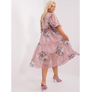 Fashionhunters Růžové šaty velikosti plus s volánky Velikost: M/L