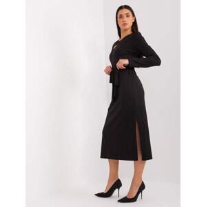 Fashionhunters Černé koktejlové šaty s rozparky.Velikost: L/XL