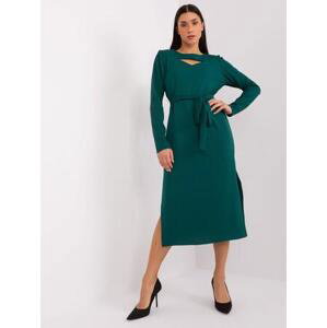 Fashionhunters Tmavě zelené žebrované koktejlové šaty Velikost: L/XL