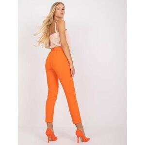 Fashionhunters Oranžové klasické rovné nohavice Giulia Velikost: 2XL, XXL