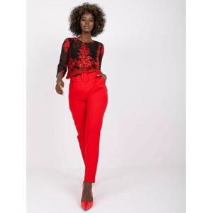 Fashionhunters Červené elegantní kalhoty s páskem Giulia Velikost: L