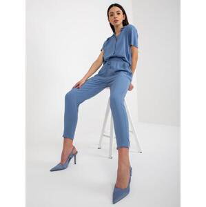 Fashionhunters SUBLEVEL modré letní látkové kalhoty s kapsami Velikost: S