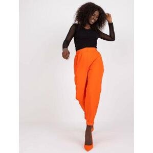 Fashionhunters Oranžové látkové kalhoty s rovnými nohavicemi RUE PARIS Velikost: 42
