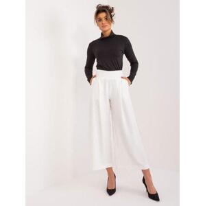 Fashionhunters Ecru elegantní culotte kalhoty Velikost: L